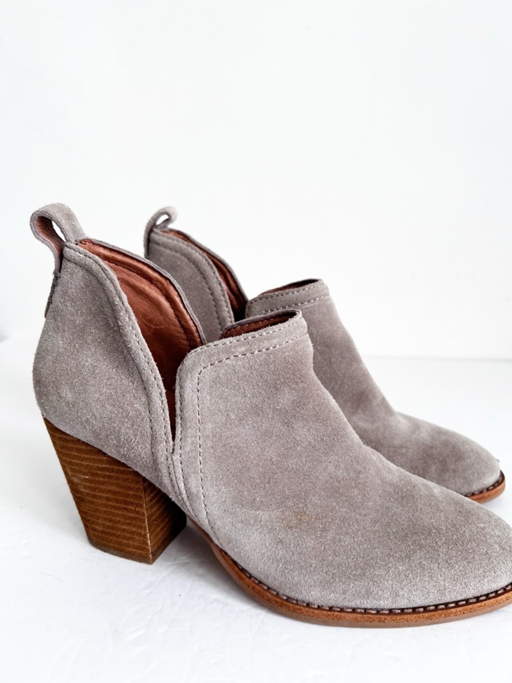 SZ 8 Jeffrey Campbell Suede Ankle Bootie in Light Taupe Slip-On Heel
